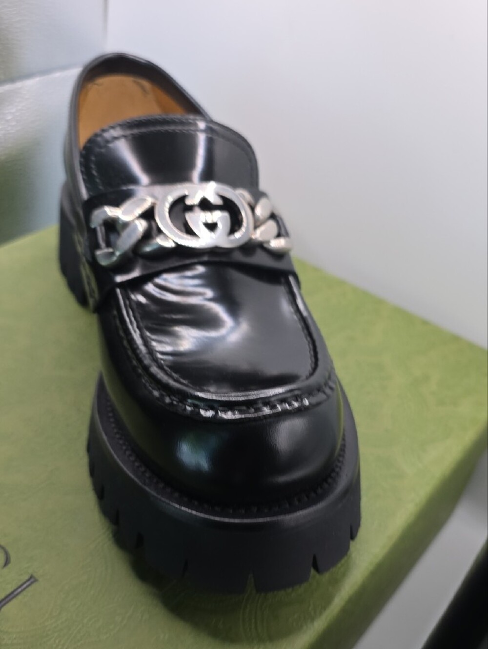 Gucci Black Patent Leather Platform Chain Loafers - Picture 4 of 12